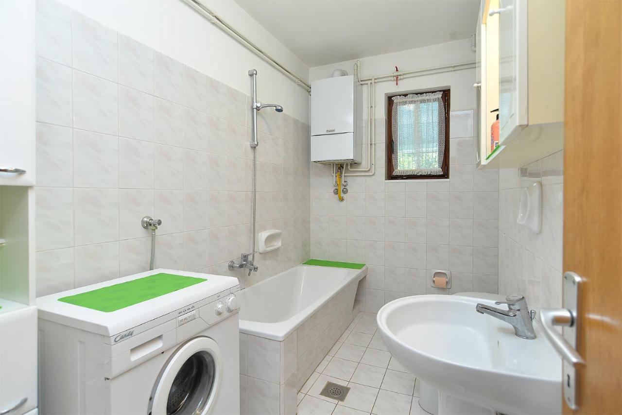 פולה Apartments Irena 531 מראה חיצוני תמונה